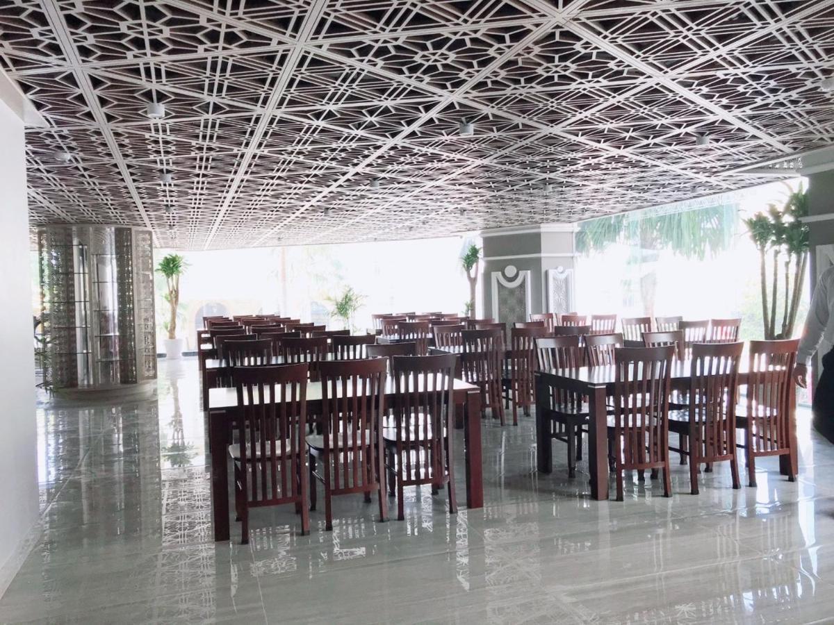 Holiday 2 Hotel Кан То Екстериор снимка