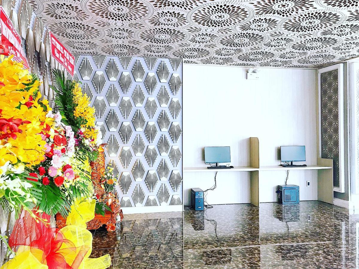 Holiday 2 Hotel Кан То Екстериор снимка