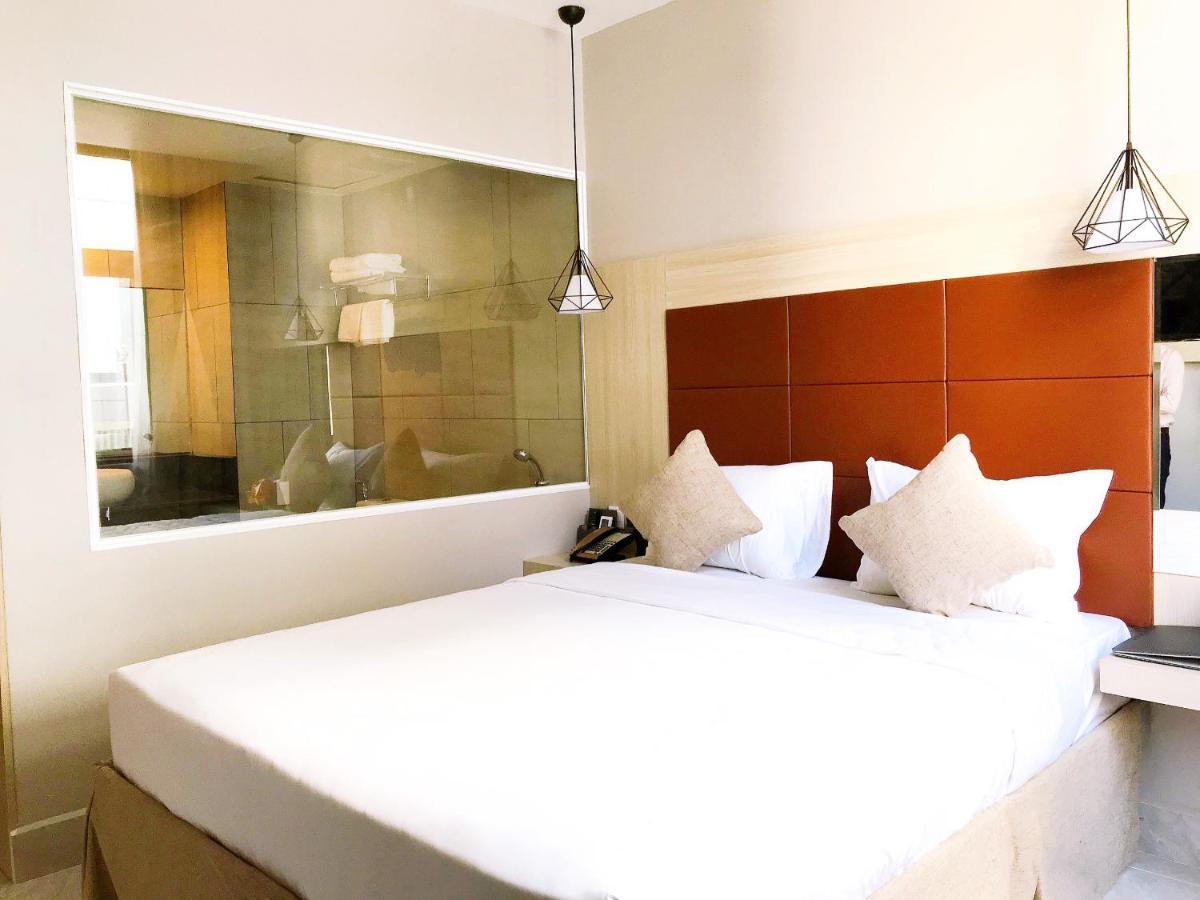 Holiday 2 Hotel Кан То Екстериор снимка